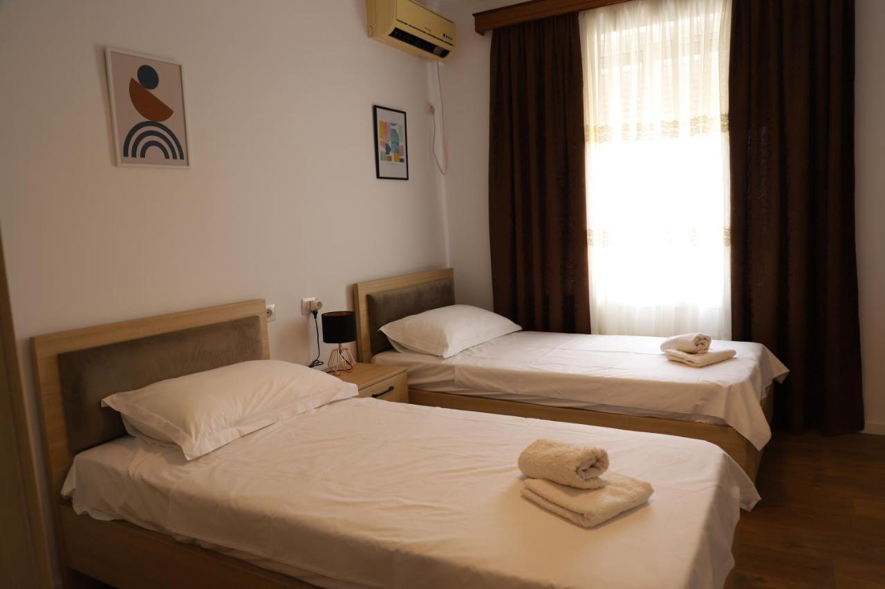 Daniel City Center Apartment Berat Eksteriør bilde